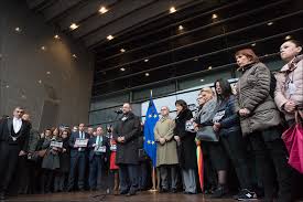 Immagine del Parlamento europeo che ricorda le vittime di "Charlie Hebdo"