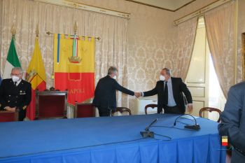 L'incontro in sala Giunta a Palazzo San Giacomo