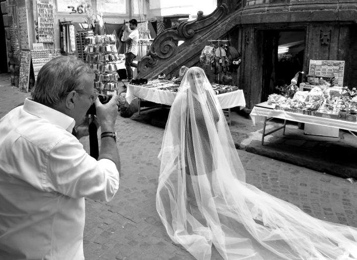 Napoli Velata - Mostra fotografica di Oreste Pipolo