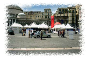 il villaggio maratona in piazza del plebiscito