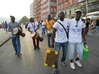 Immagine dei rifugiati in Via partenope