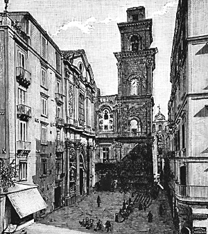 foto di antico campanile con orologio