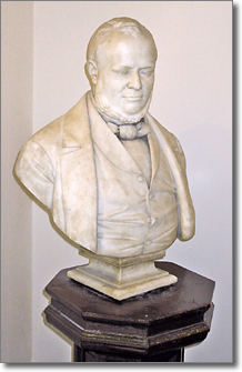 a murble bust potraying Camillo Benso count of Cavour