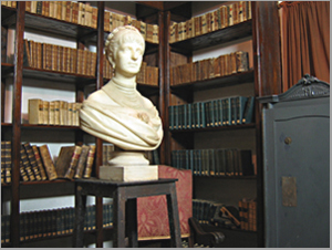 Carmine Cerua, busto in marmo della regina Margherita Maria Teresa Giovanna di Savoja, 1883