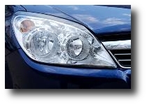 immagine di faro di un'auto