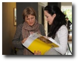 immagine di due donne