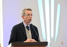 Una immagine dell'incontro alla stazione marittima di Napoli