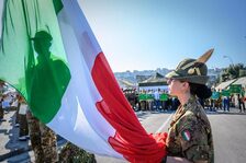 Su via Caracciolo la tre giorni dedicata agli Alpini che celebrano i 150 anni del corpo