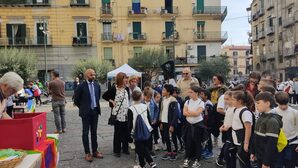 “Amici di Scuola”: in Piazza Sanità l’augurio della comunità ai bambini, educatori e famiglie per il nuovo anno scolastico con gli assessori Striano e Trapanese