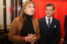 Saluto del Sindaco Manfredi al dono del calco del piede di Maradona da Stefano Ceci al Caffè Gambrinus