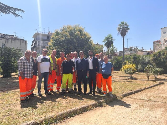 Una foto degli operati con l'Assessore Santagada