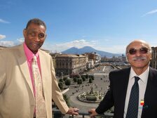 Il Sindaco Manfredi premia Jim Williams e Manfredo Fucile