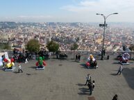 A Largo San Martino la mostra "The lobster empire" di Philip Colbert