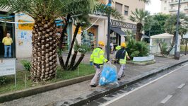 Rimozione addobbi per i festeggiamenti dello scudetto