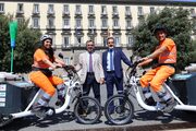 Bici elettriche per la pulizia della città, presentati i nuovi mezzi Asia 
