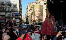 Un momento della celebrazione al Duomo e della processione