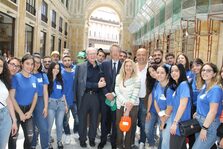 Centinaia di studenti hanno suonato tra le strade e in Galleria per l’evento conclusivo di Scuola Viva