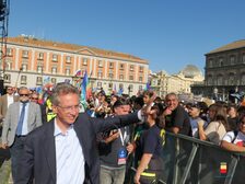 manifestazione pace plebiscito
