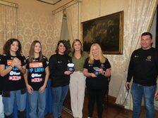 L’Assessore allo Sport e alle Pari Opportunità Emanuela Ferrante ha premiato le atlete e gli atleti della "Waterpolo Napoli Lions"