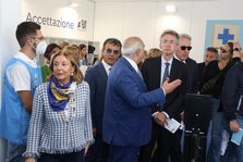 Al via 'Salute per Tutti'. Cittadini in fila per screening sanitari gratuiti