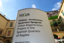 Una foto della manifestazione con la firma dell'accordo