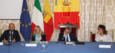 firma della Convenzione tra il Comune e il Tribunale di Napoli