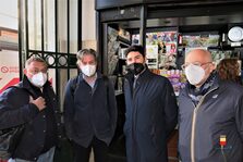 Una foto della cerimonia di riapertura della funicolare