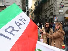 Una foto della manifestazione in piazza