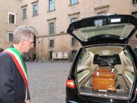 Camera ardente per Antonio Amoretti