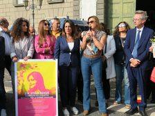 Le elette del Comune in piazza con il Sindaco Manfredi in segno di solidarietà per le donne iraniane 