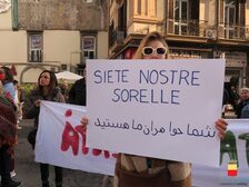 Una foto della manifestazione in piazza