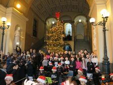 A Palazzo San Giacomo è iniziata la distribuzione dei Giocattoli Sospesi