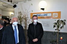 Una foto della cerimonia di riapertura della funicolare