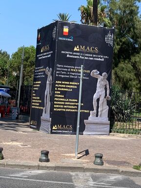 Villa Comunale, nuovi interventi su aiuole e parte il recupero di otto statue