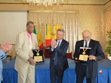 Il Sindaco Manfredi premia Jim Williams e Manfredo Fucile