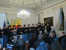 L’Assessore allo Sport e alle Pari Opportunità Emanuela Ferrante ha premiato le atlete e gli atleti della "Waterpolo Napoli Lions"
