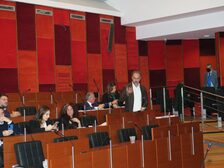 Una foto della seduta del Consiglio