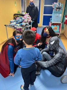 Una sorpresa fatta con il cuore: i supereroi della Marvel per i bambini ospedalizzati