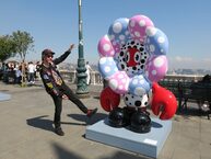 A Largo San Martino la mostra "The lobster empire" di Philip Colbert