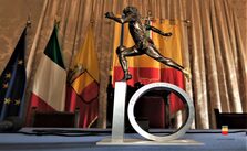 Un momento della cerimonia in sala Giunta a Palazzo San Giacomo