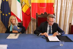 firma della Convenzione tra il Comune e il Tribunale di Napoli