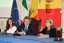 Una foto della presentazione in sala Giunta a Palazzo San Giacomo